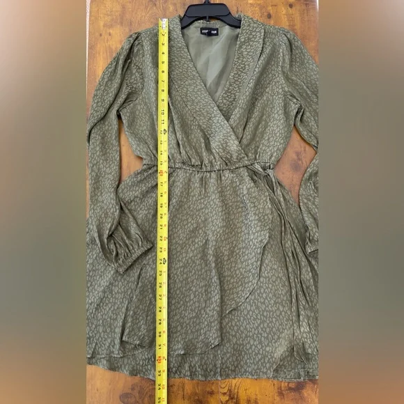 NWOT Steve Madden Mini Dress Size S Olive Green Subtle Leopard Print Faux Wrap - Picture 8 of 8